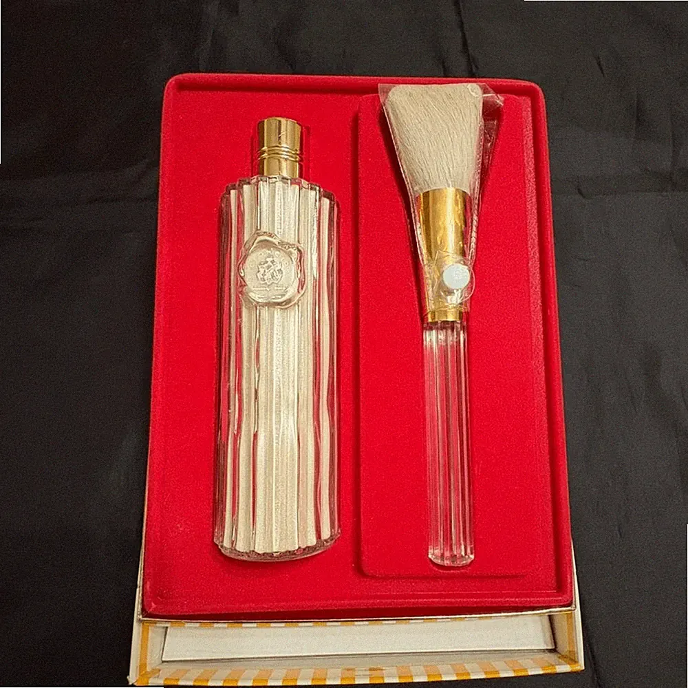 Giorgio Beverly Hills Extraordinary Shimmer talc Perfume and Brush Boxed set NIB