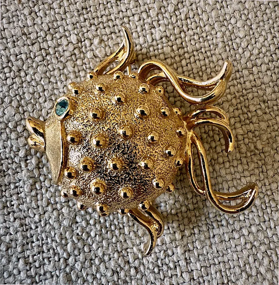 Vintage Gold-Tone FULLER BRUSH Blow Fish Pin w/ Solid Perfume Inside--Full